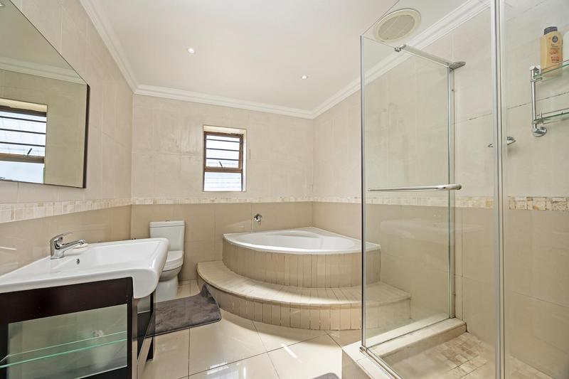 5 Bedroom Property for Sale in Bergsig Western Cape